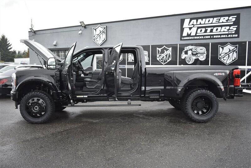 Used 2025 Ford F450 Platinum w/ Camper Package image 33