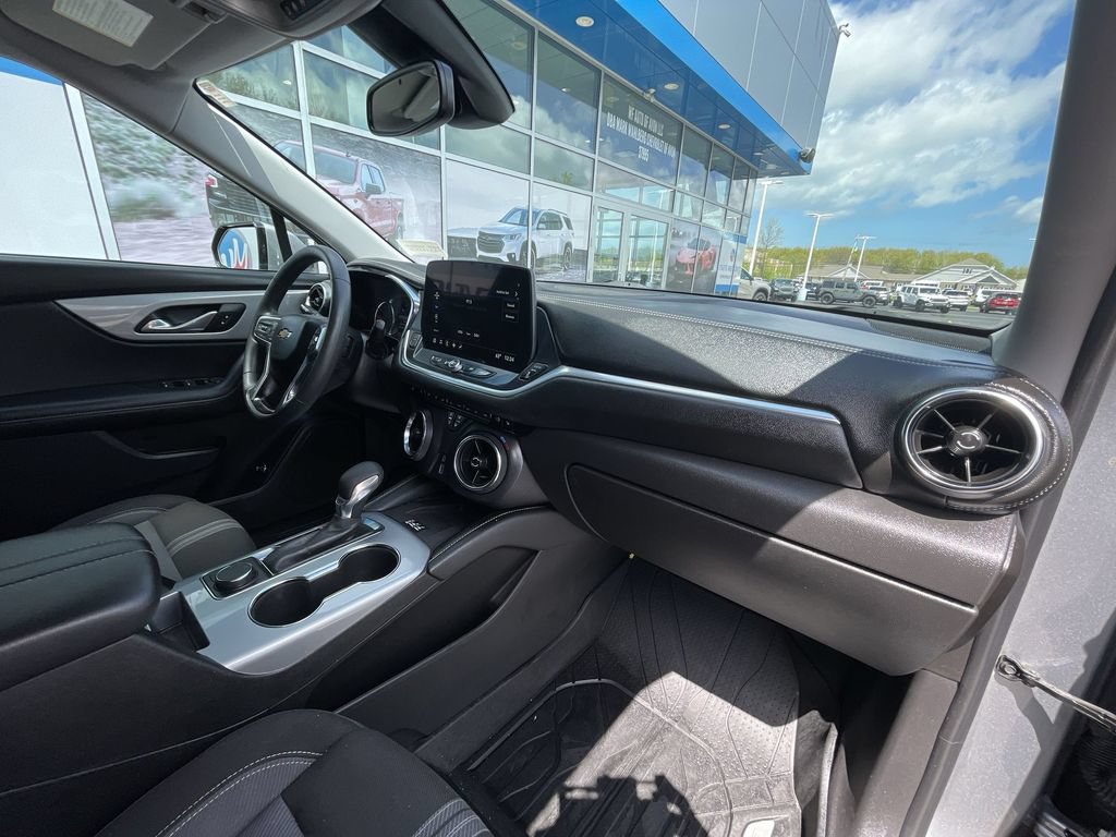 Used 2024 Chevrolet Blazer LT w/ Convenience Package FWD image 27