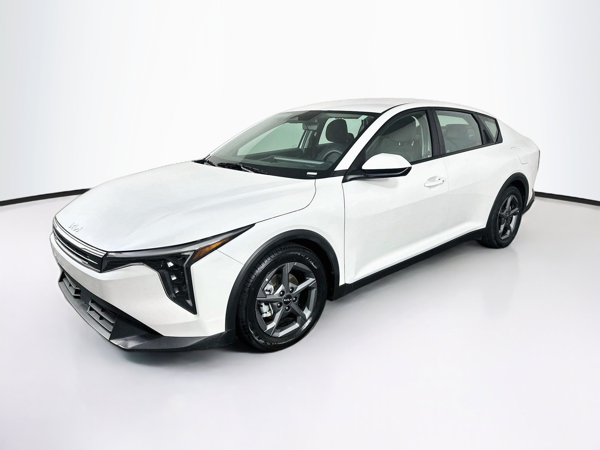 Used 2025 Kia K4 FWD image 3