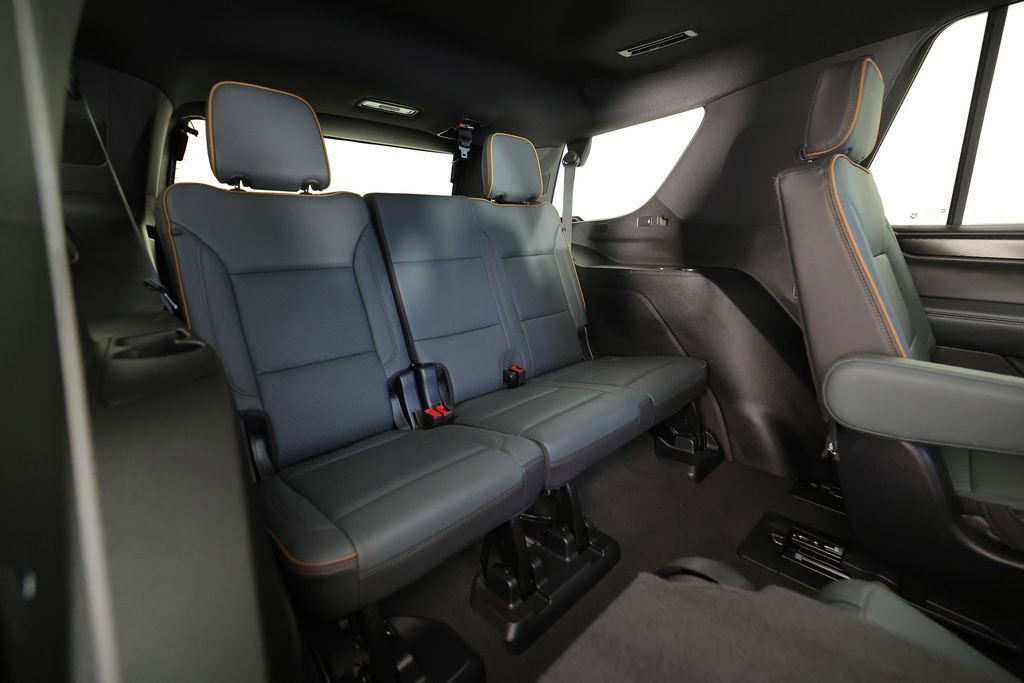 Used 2025 GMC Yukon AT4 w/ AT4 Premium Package AWD/4WD image 12