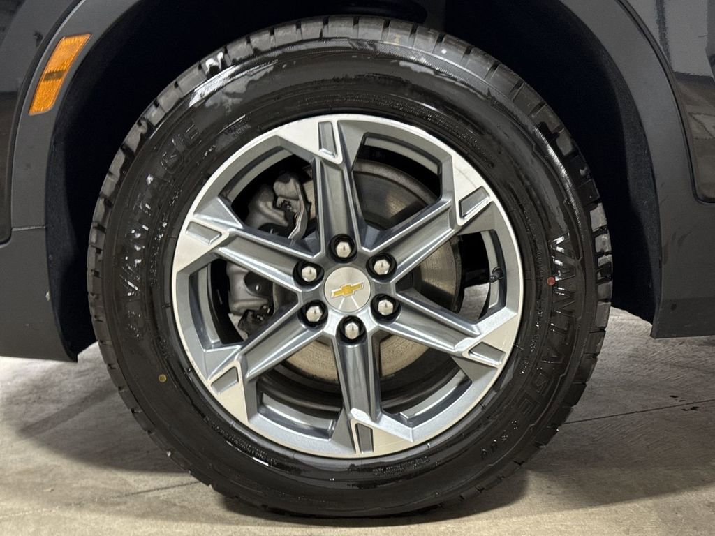Used 2025 Chevrolet Blazer LT FWD image 26