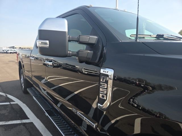 Used 2022 Ford F350 XLT w/ XLT Premium Package image 5