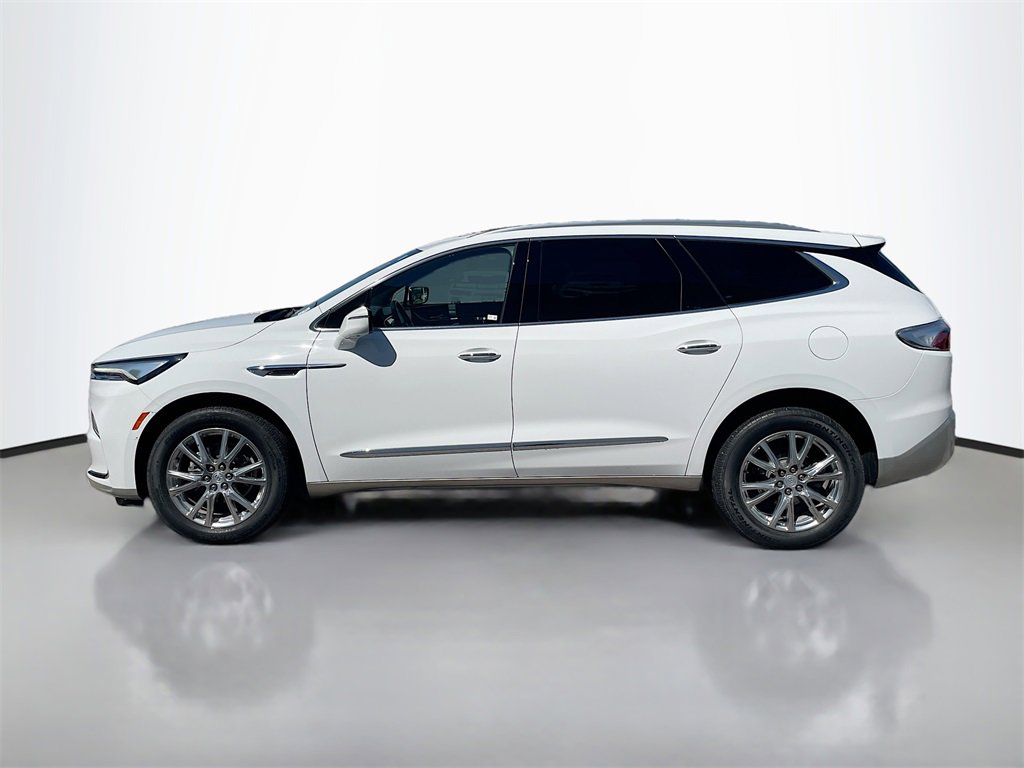 Used 2022 Buick Enclave Premium w/ Experience Buick Package image 4