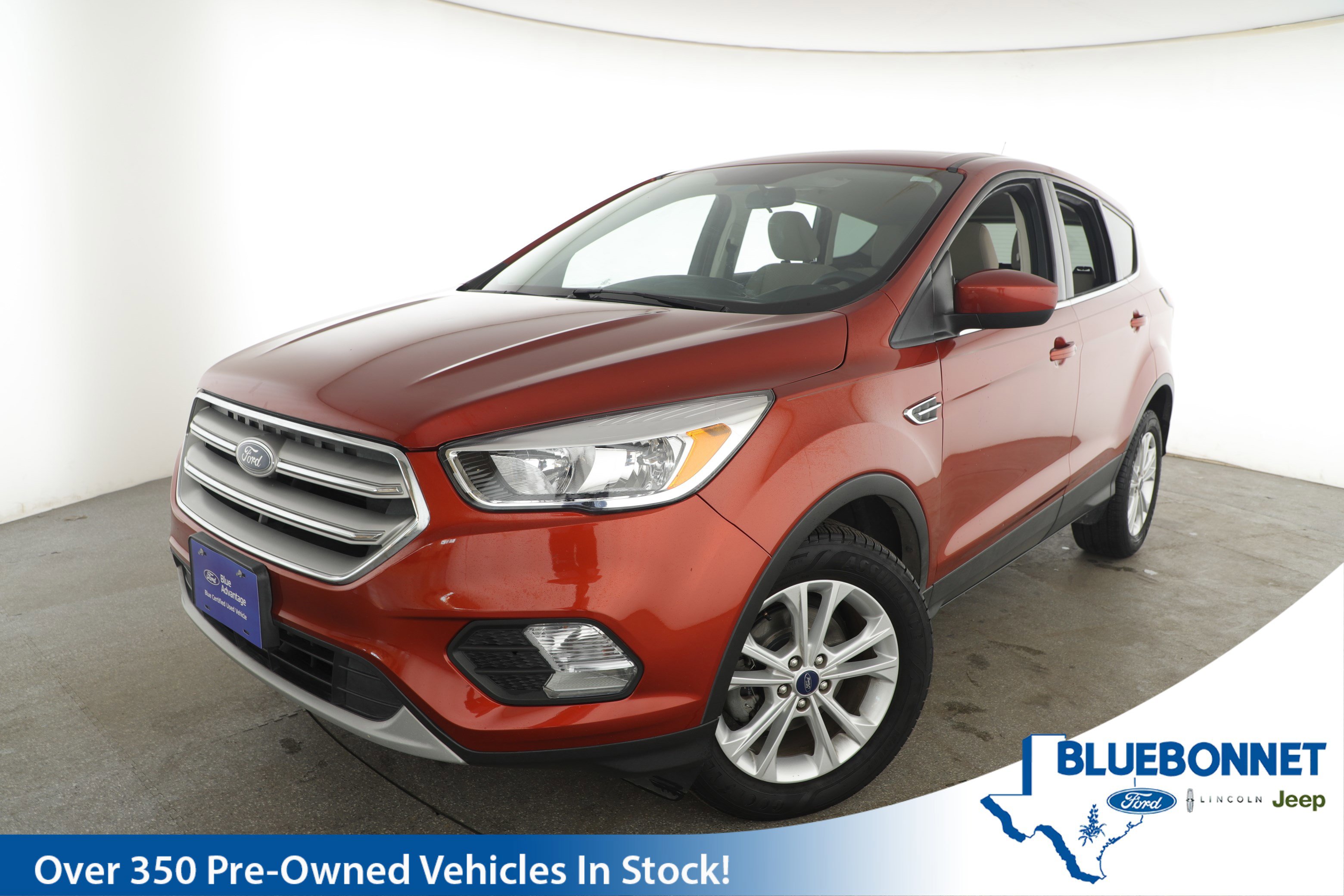 Used 2019 Ford Escape SE image 1