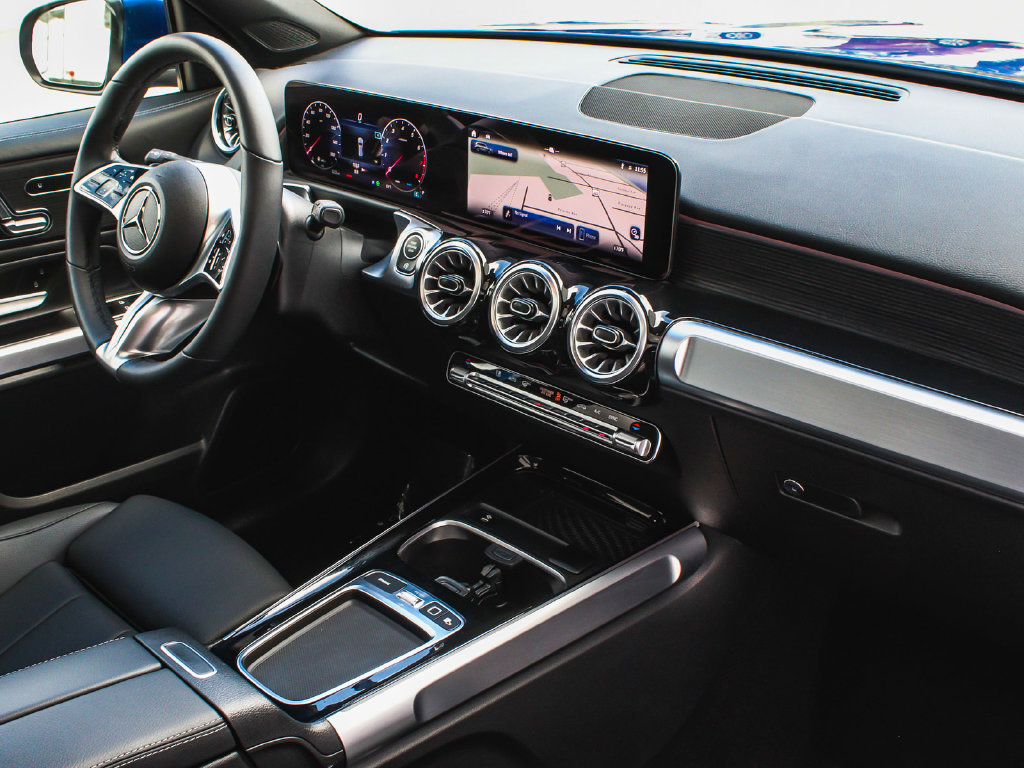 Used 2025 Mercedes-Benz GLB 250 4MATIC image 45