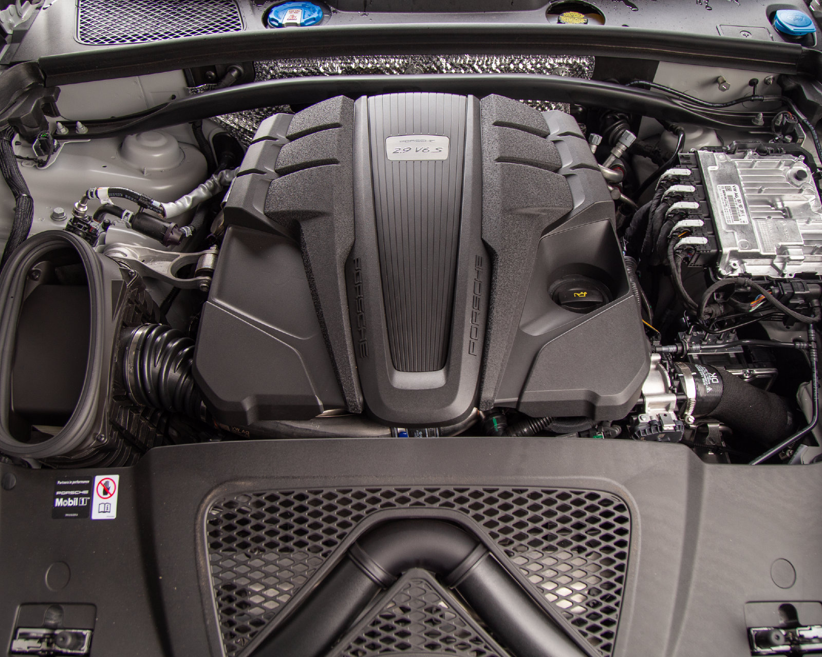 Certified 2026 Porsche Macan S AWD/4WD image 11