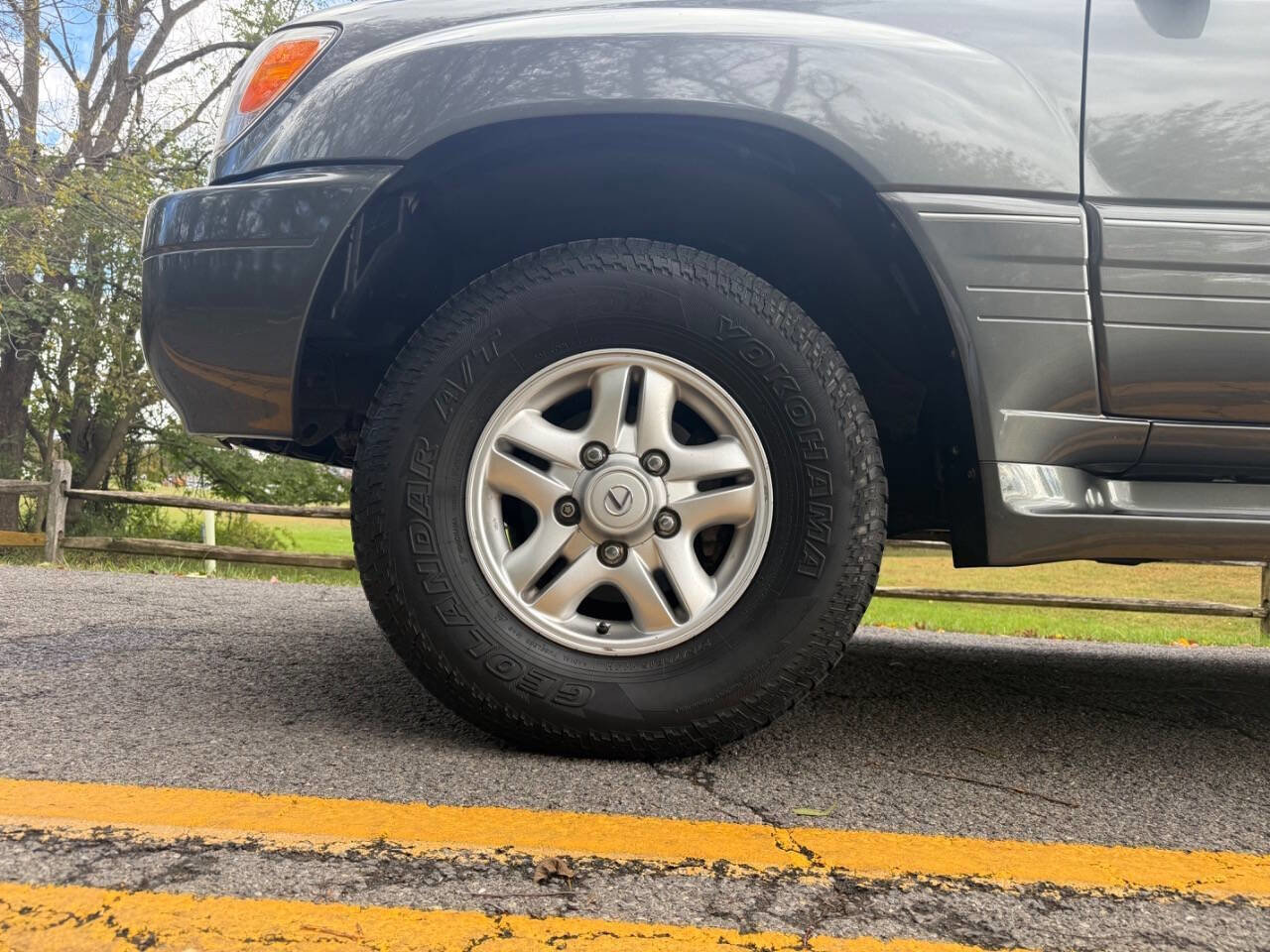 Used 2000 Lexus LX 470 4WD image 28