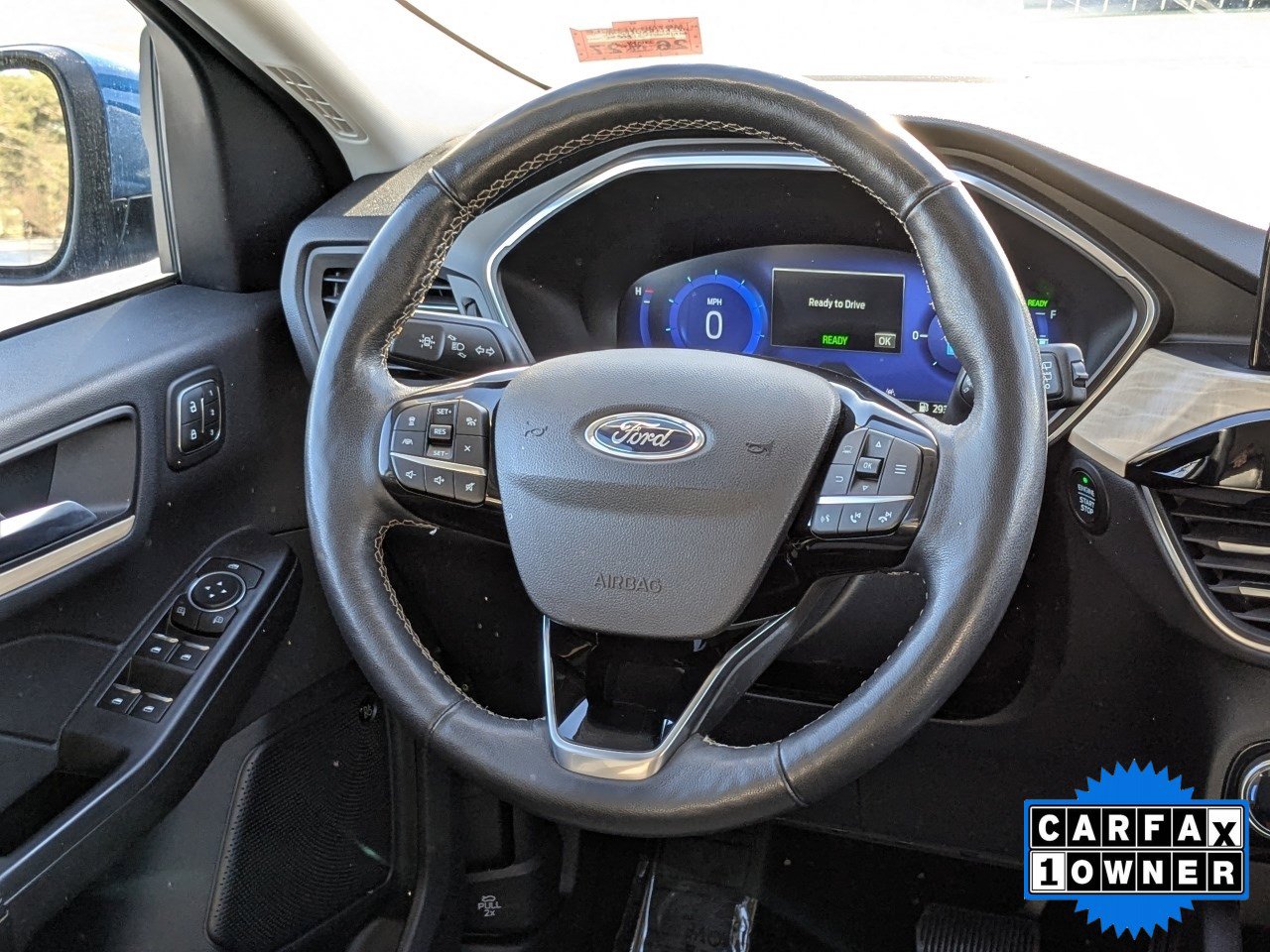 Certified 2022 Ford Escape Titanium w/ Titanium Elite Package image 18