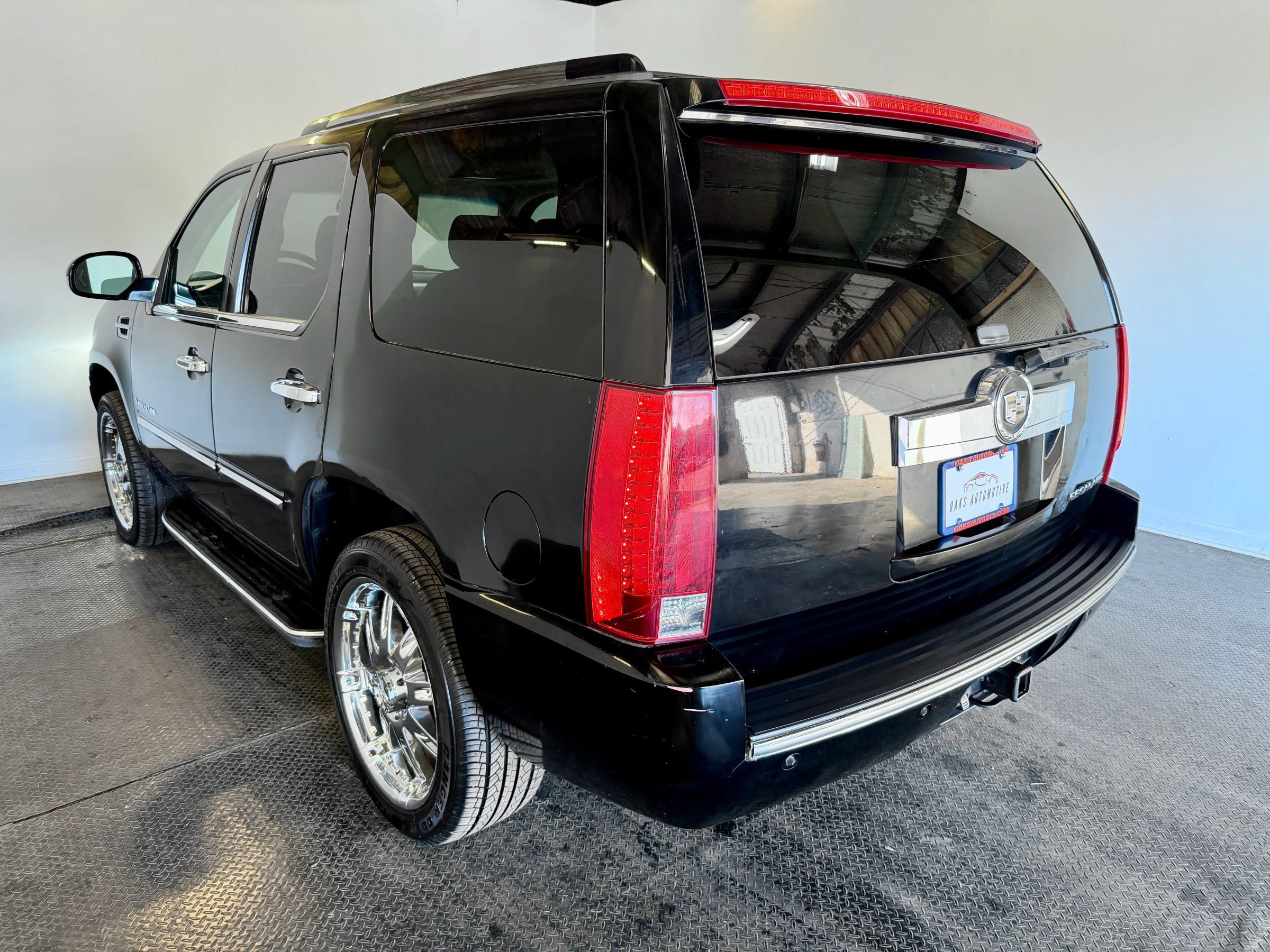 Used 2008 Cadillac Escalade AWD image 5