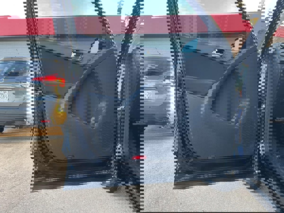 Used 2017 Volkswagen Tiguan Limited w/ Premium Package image 17