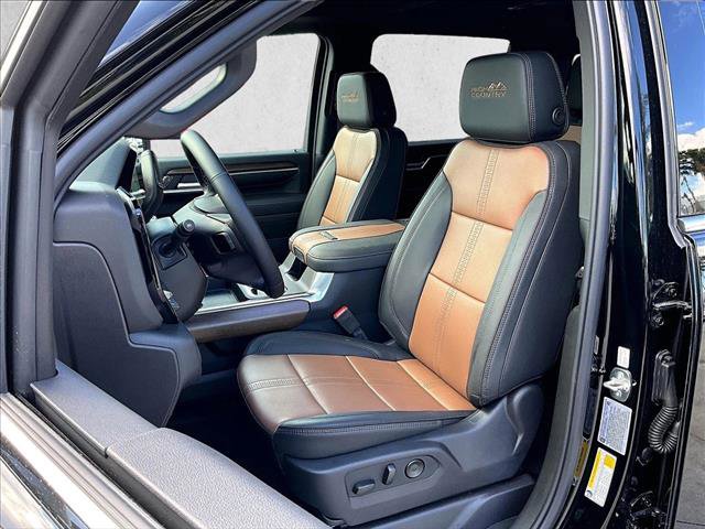 Used 2026 Chevrolet Silverado 3500 High Country w/ Technology Package AWD/4WD image 27