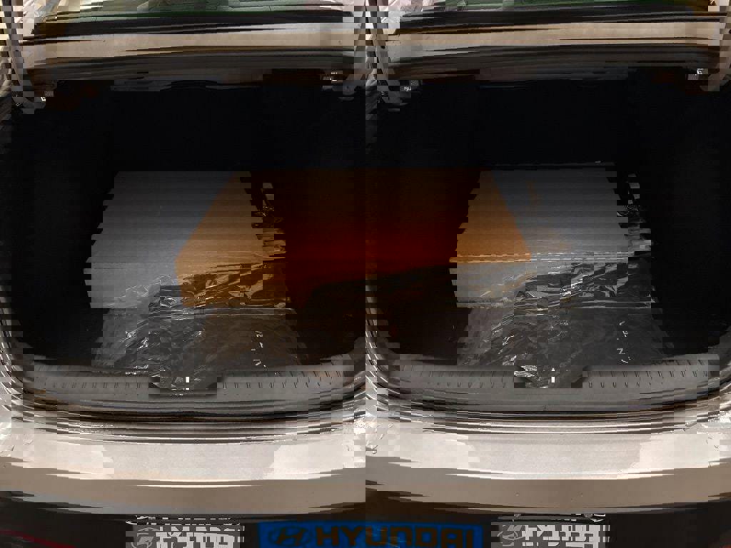 New 2025 Hyundai Elantra Sport image 9