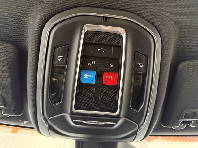 Used 2023 Jeep Grand Cherokee Altitude image 18