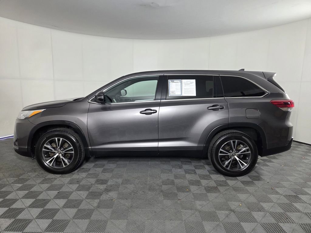 Used 2019 Toyota Highlander Plus FWD image 9