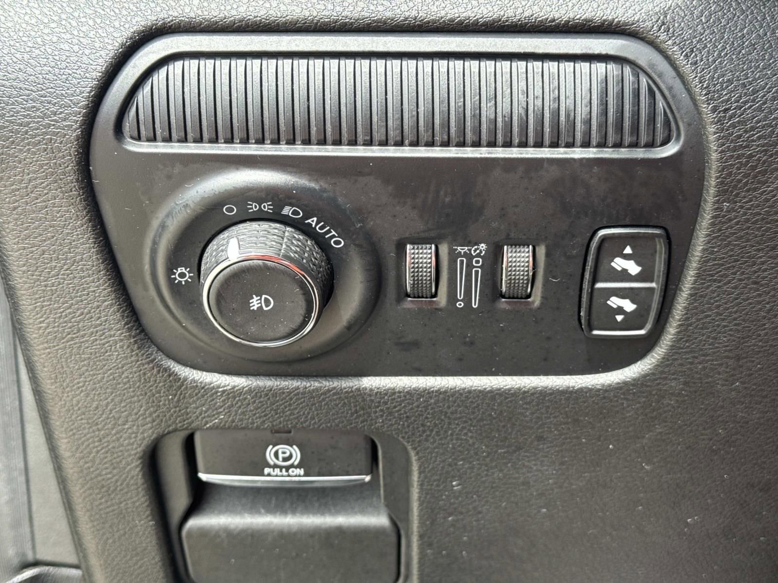 Used 2024 Jeep Wagoneer L Series II image 21