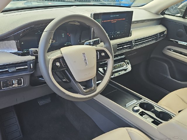 Used 2023 Lincoln Corsair FWD image 16