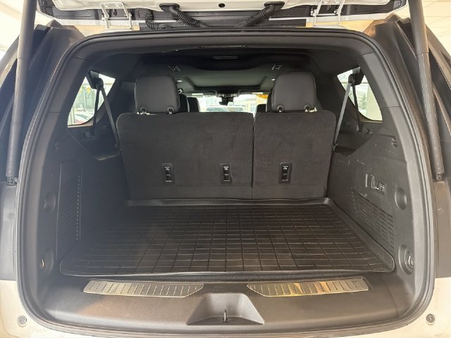 Certified 2024 Chevrolet Suburban High Country AWD/4WD image 15