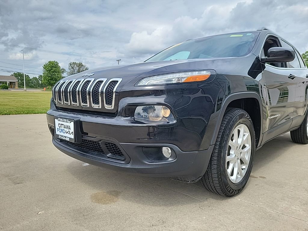 Used 2014 Jeep Cherokee Latitude AWD/4WD image 14