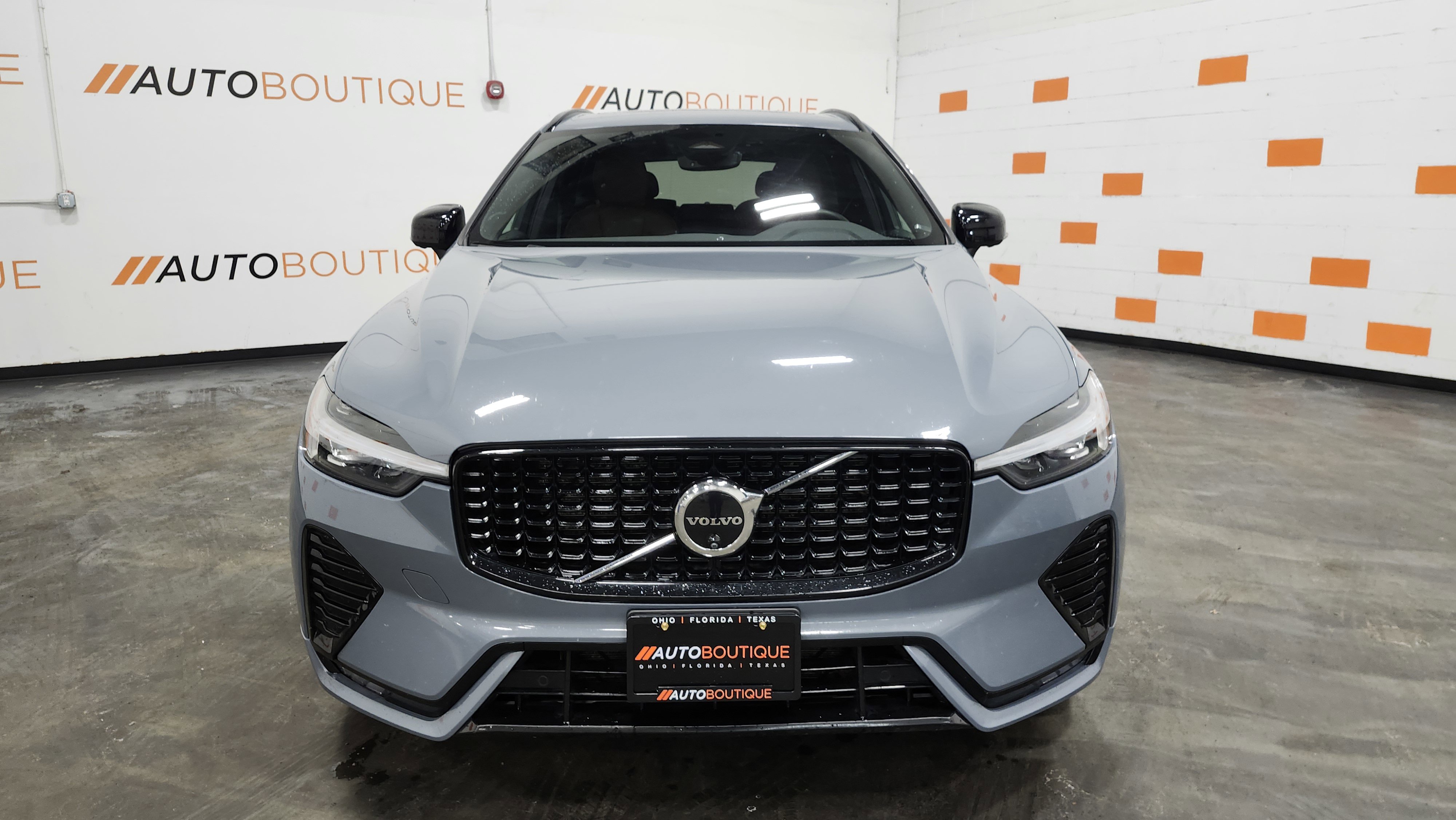 Used 2024 Volvo XC60 B5 Plus image 12