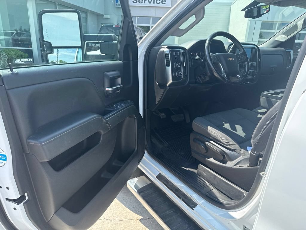 Used 2019 Chevrolet Silverado 2500 LT AWD/4WD image 9