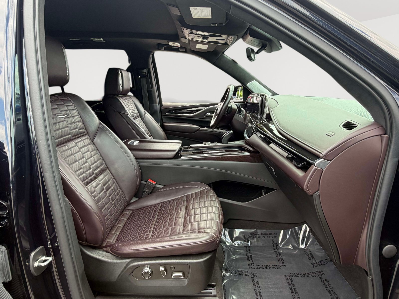 Certified 2022 Cadillac Escalade ESV Premium Luxury Platinum w/ LPO, Radiant Package AWD/4WD image 28