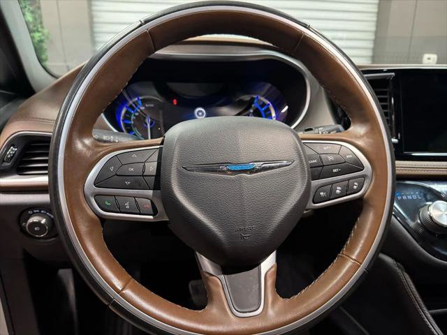 Used 2021 Chrysler Pacifica Limited w/ Premium & Safety Sphere Group image 17