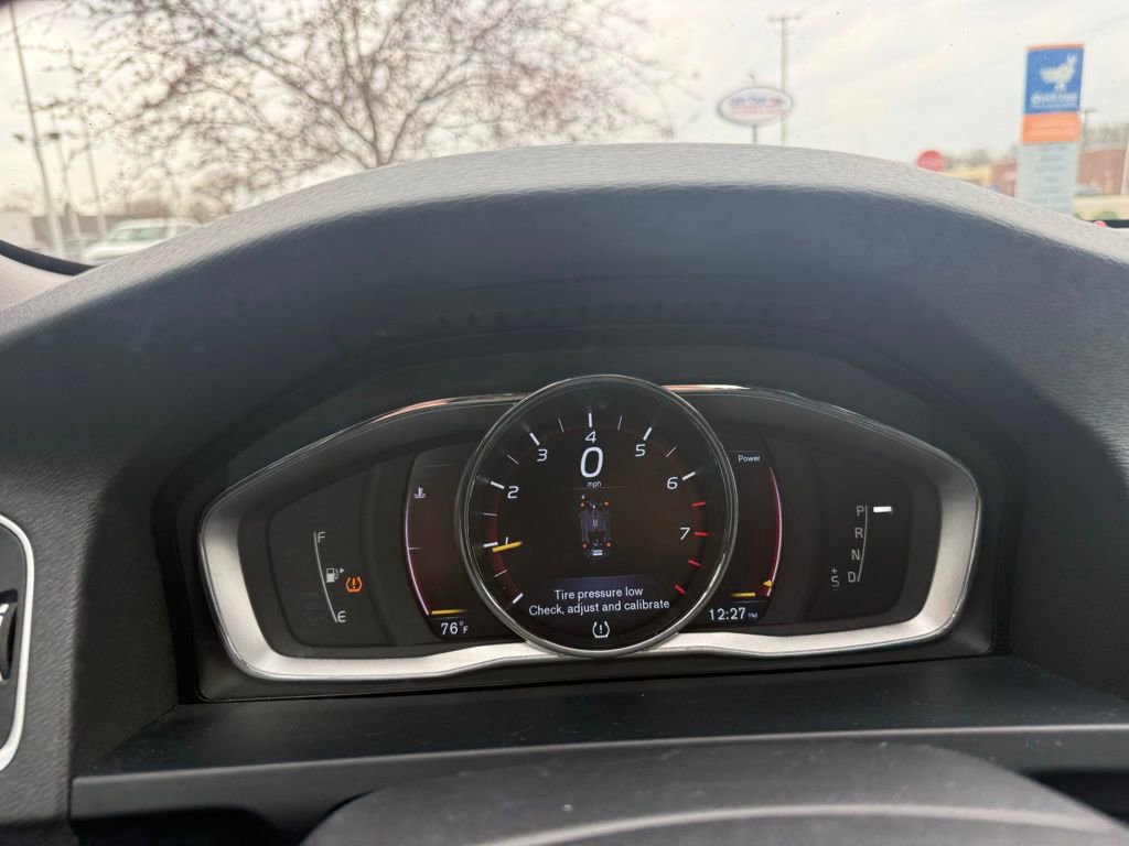 Used 2016 Volvo V60 T5 Premier w/ Convenience Package image 8