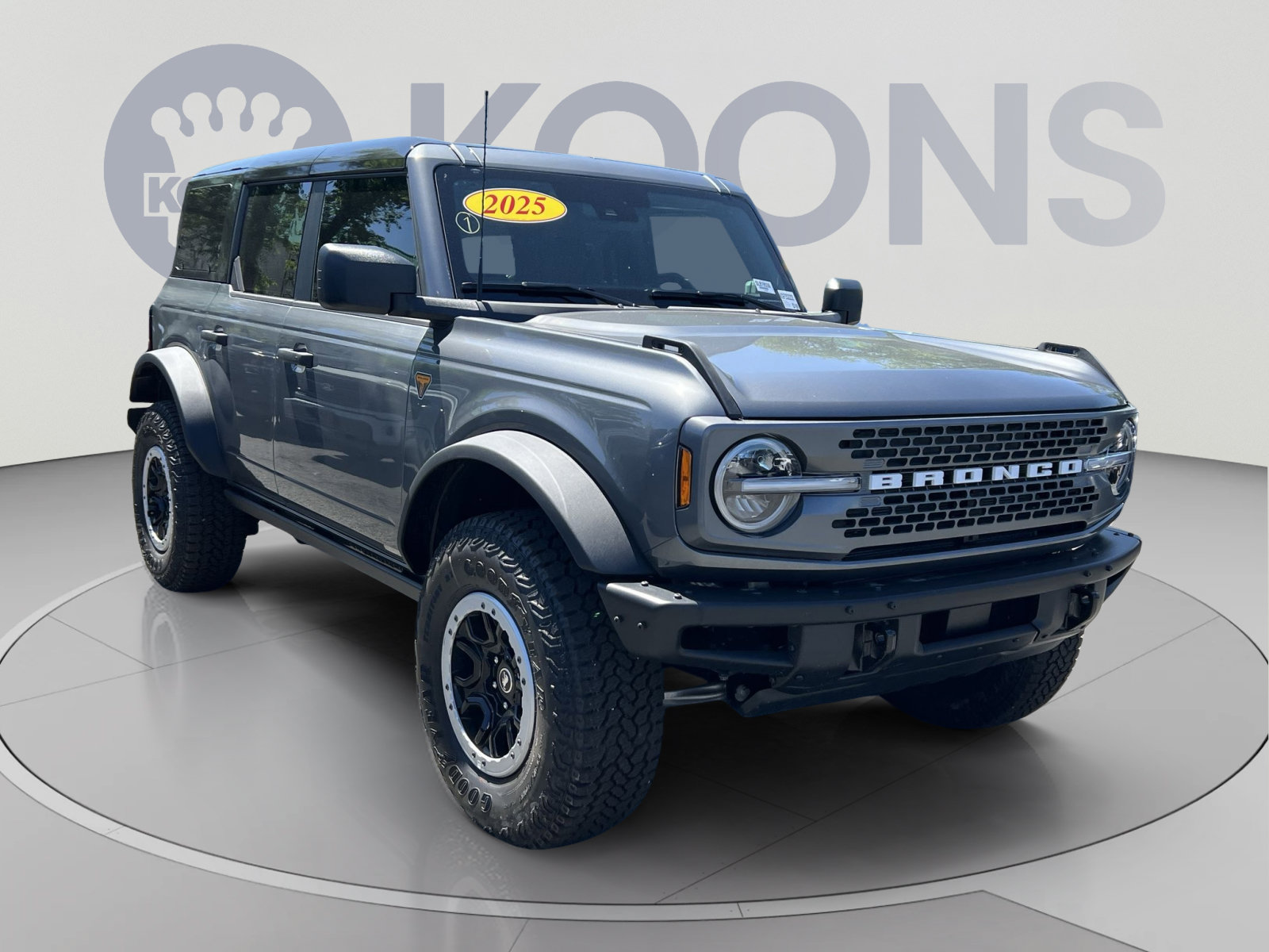 New 2025 Ford Bronco Badlands w/ Sasquatch Package AWD/4WD image 2