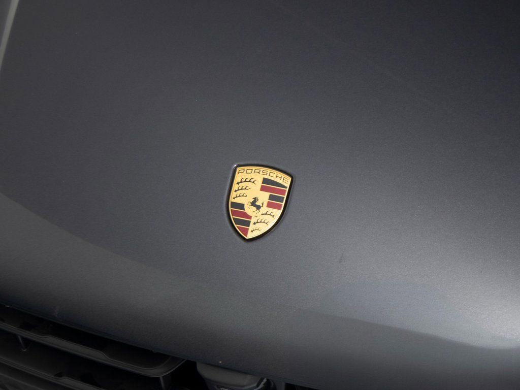 Certified 2025 Porsche Macan image 36