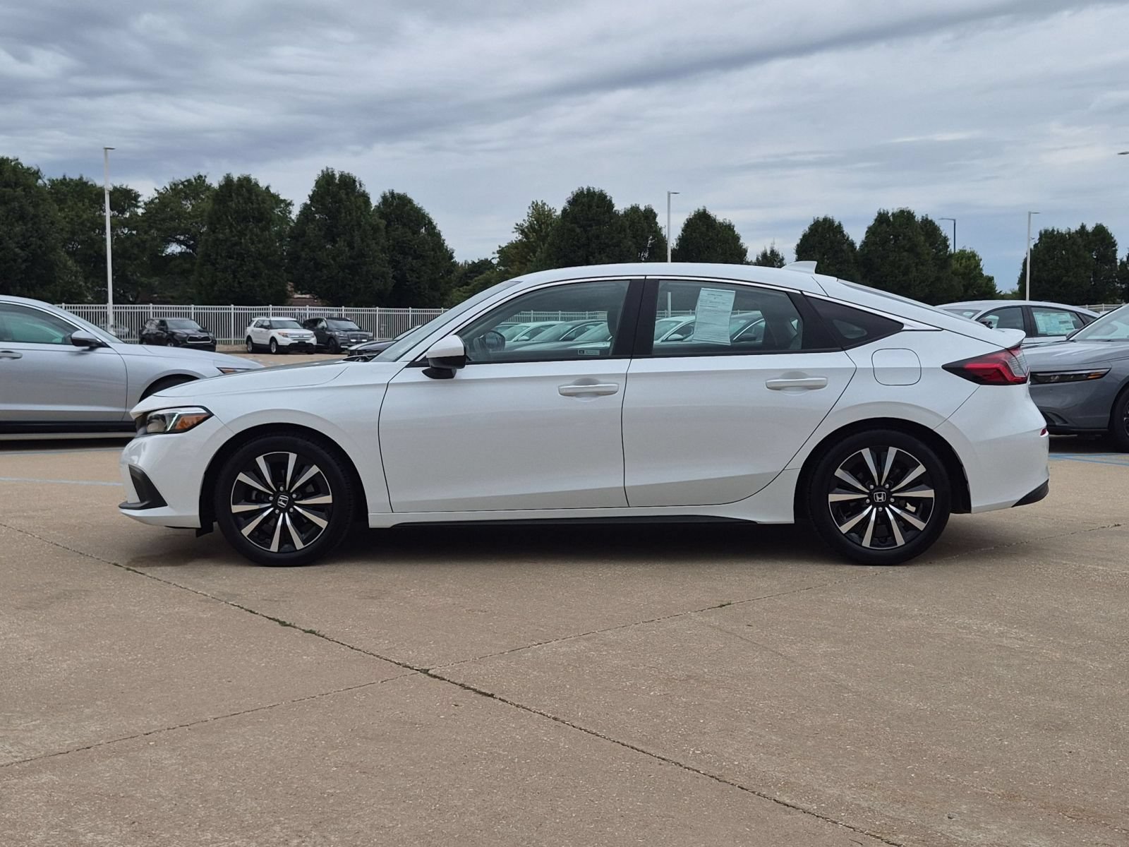 Certified 2024 Honda Civic EX-L image 10