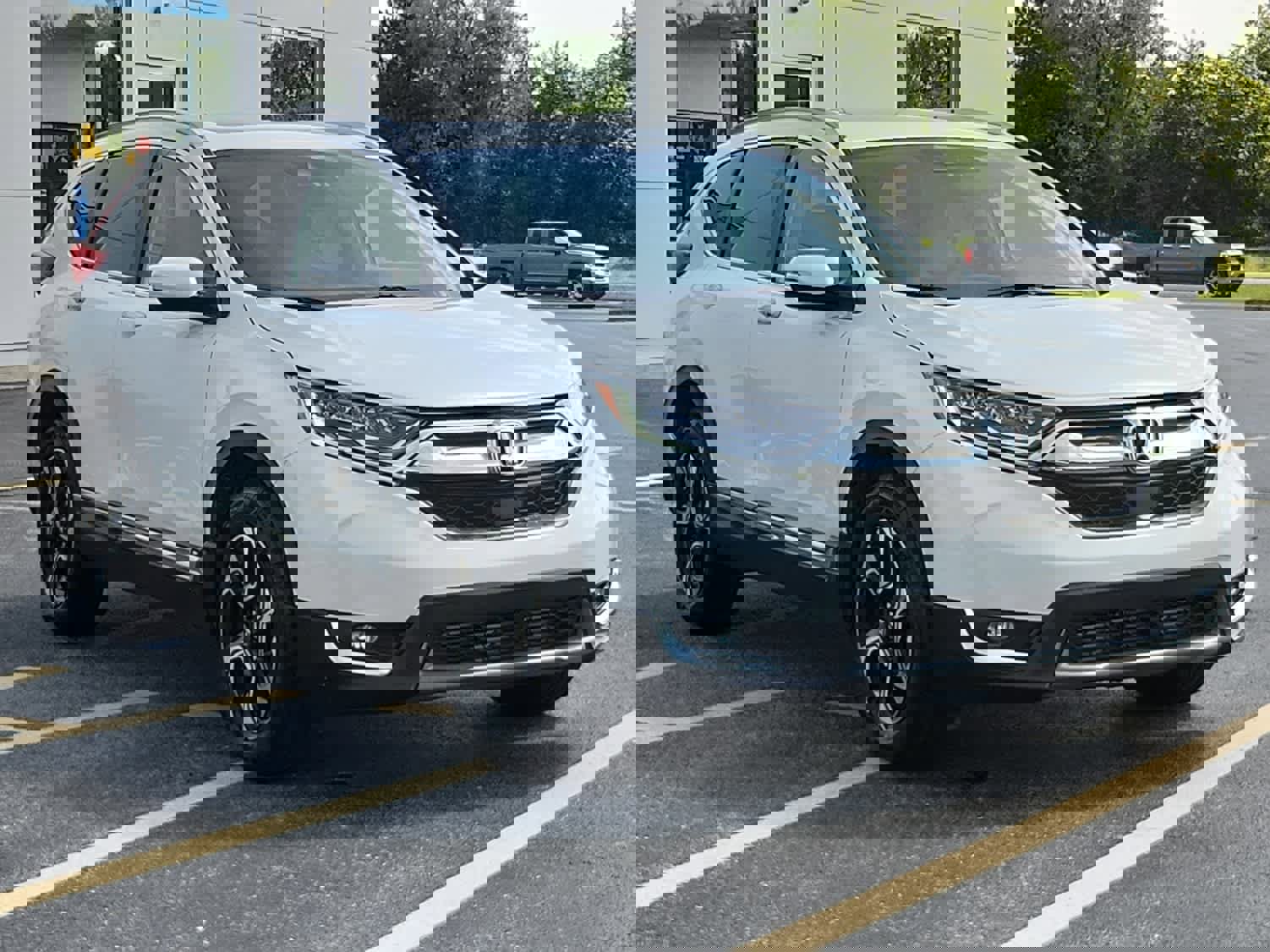 Used 2019 Honda CR-V Touring image 2