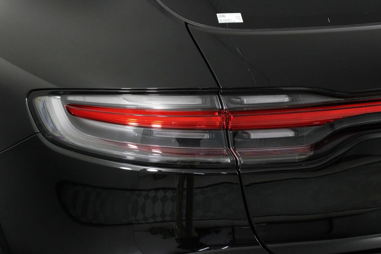 Certified 2025 Porsche Macan Turbo image 21