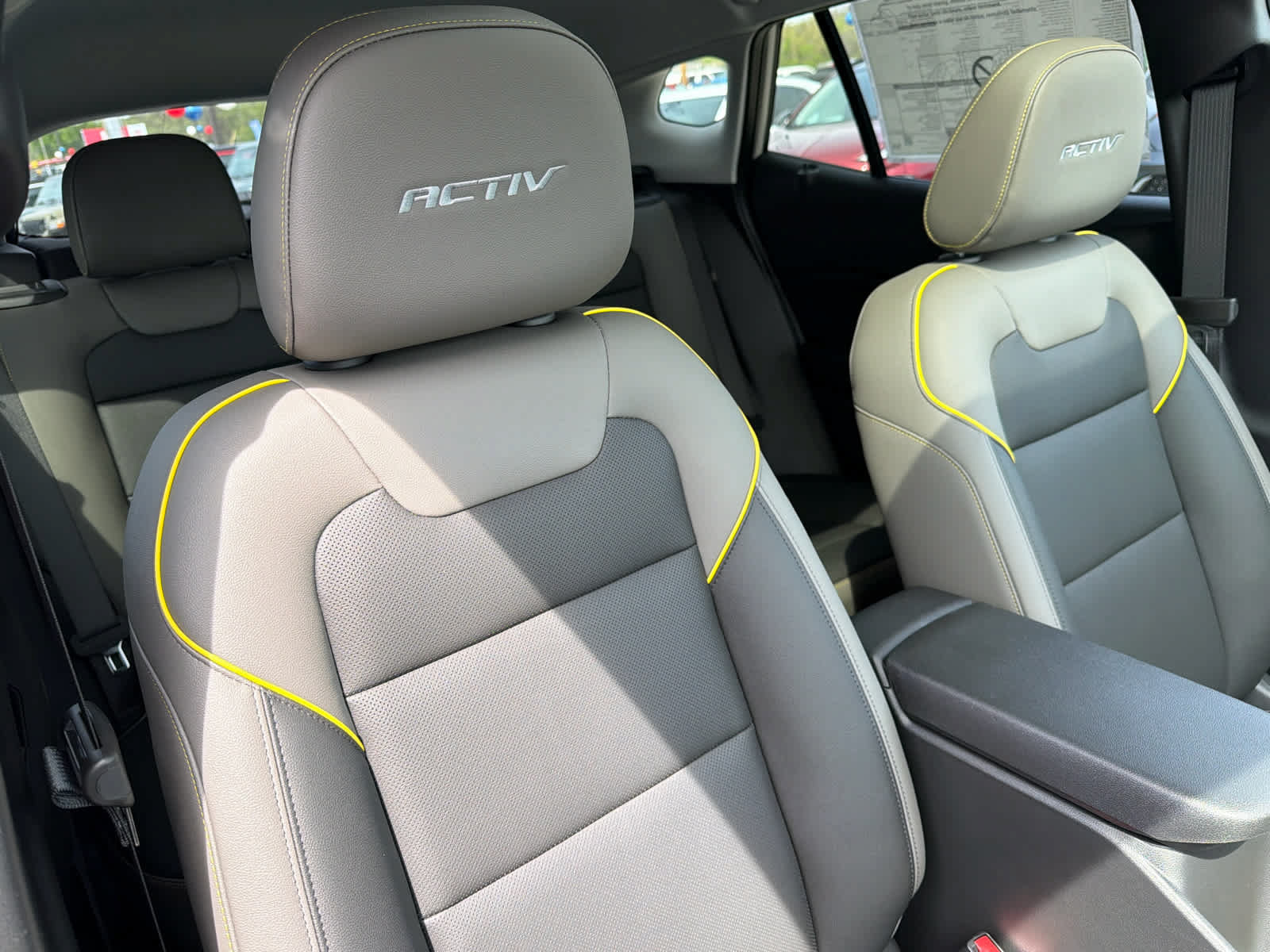New 2026 Chevrolet Trax ACTIV w/ Sunroof Package FWD image 15