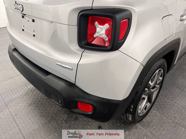 Used 2017 Jeep Renegade Latitude FWD image 15