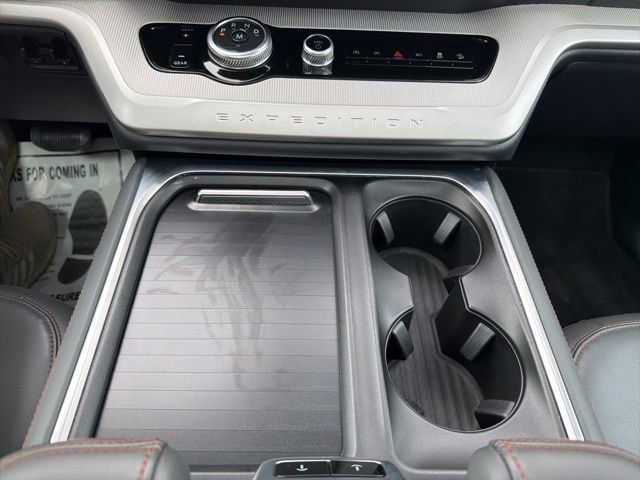 Certified 2025 Ford Expedition Active image 40