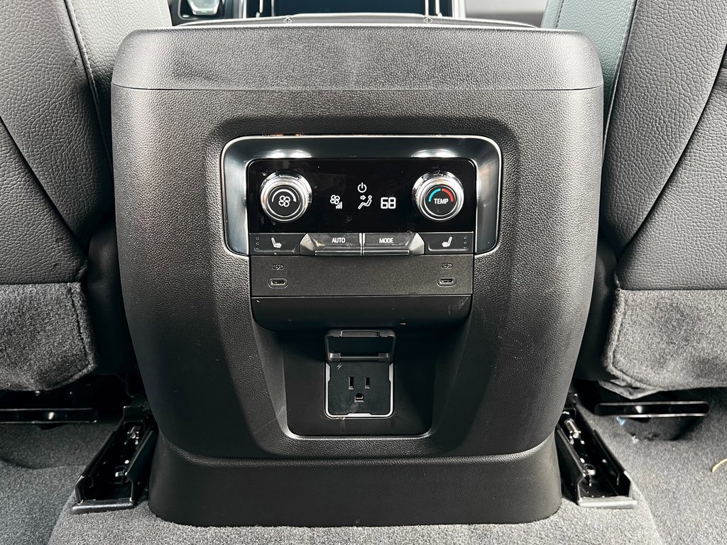 Used 2025 GMC Yukon Denali image 27