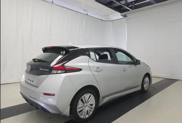 Used 2022 Nissan Leaf S FWD image 3