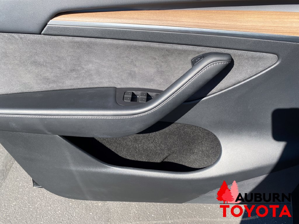 Used 2023 Tesla Model Y Long Range AWD/4WD image 9
