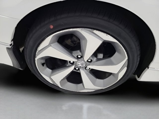 Certified 2019 Honda Accord Touring image 9
