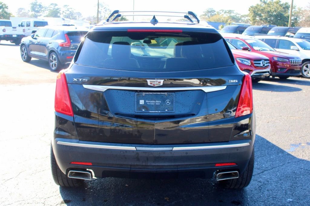 Used 2018 Cadillac XT5 Luxury w/ Driver Awareness Package image 11