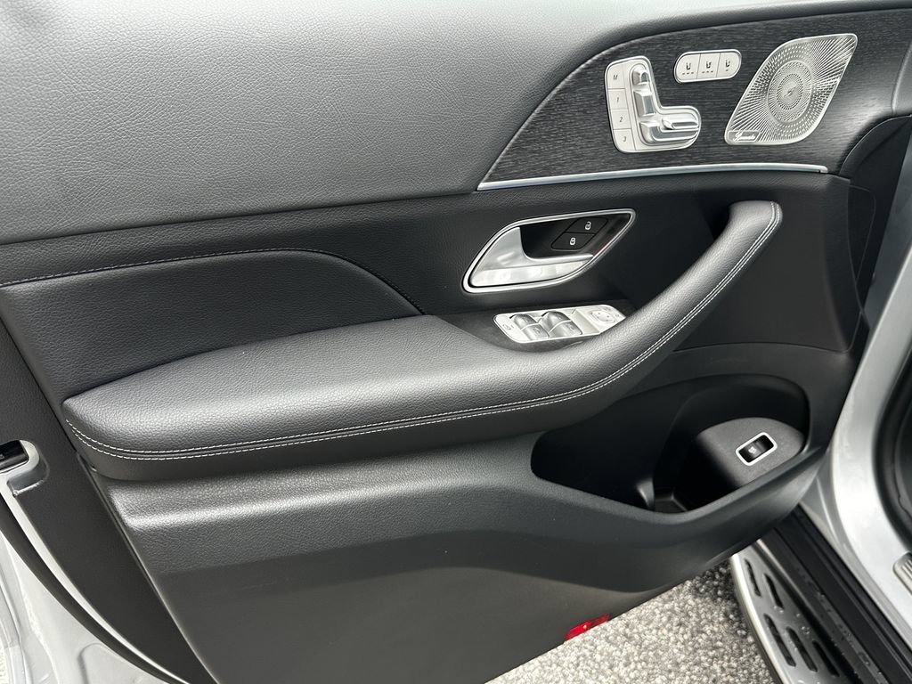 Certified 2026 Mercedes-Benz GLS 450 4MATIC image 11