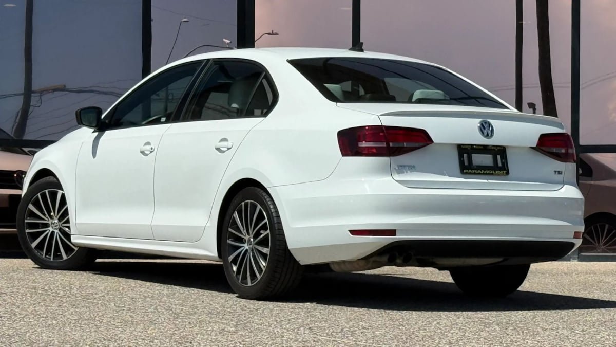 Used 2016 Volkswagen Jetta Sport FWD image 7