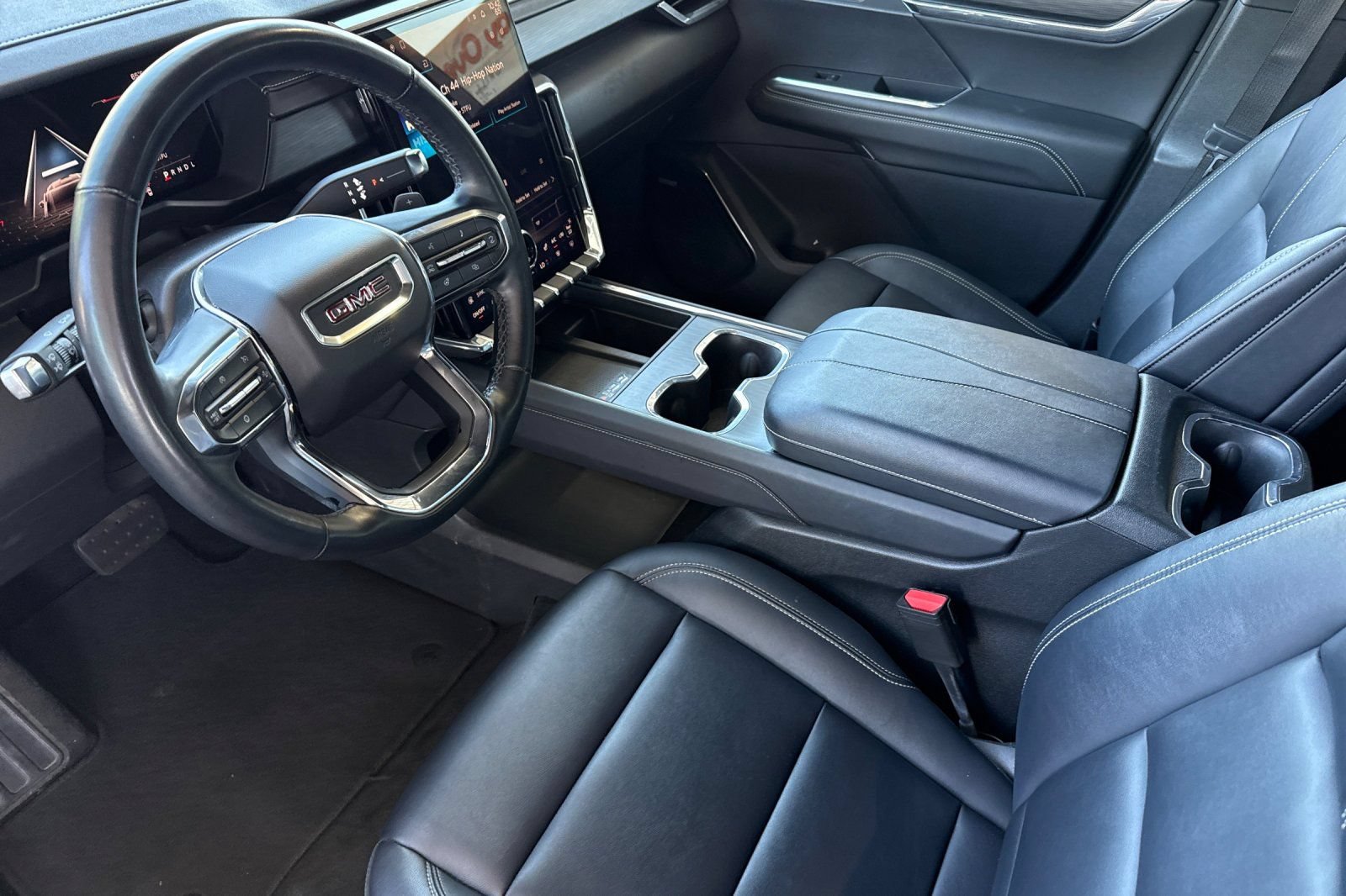Used 2024 GMC Acadia Elevation FWD image 5