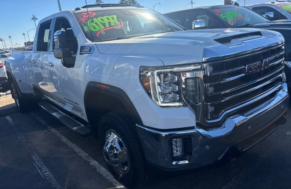 Used 2023 GMC Sierra 3500 SLT w/ SLT Premium Package image 3