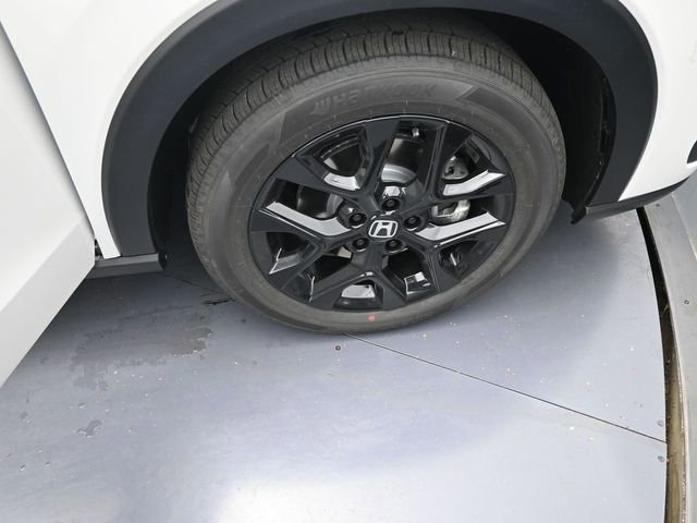 Certified 2025 Honda HR-V Sport image 32