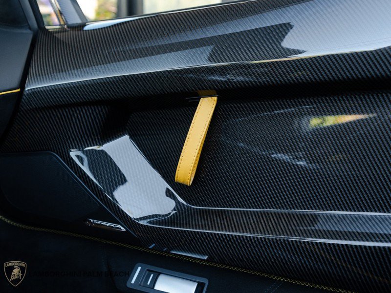 Used 2021 Lamborghini Aventador SVJ image 21