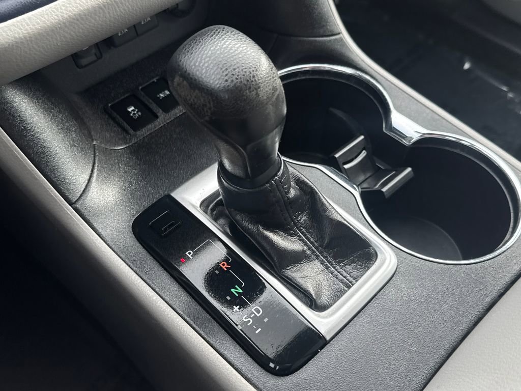 Used 2019 Toyota Highlander LE AWD/4WD image 26