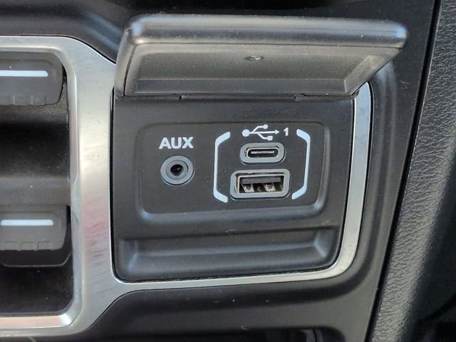Used 2021 Jeep Gladiator Sport image 29