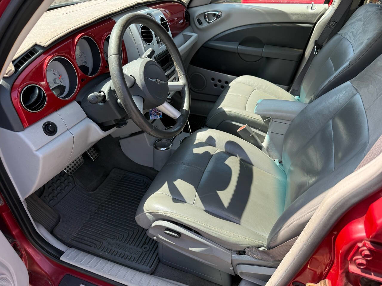 Used 2006 Chrysler PT Cruiser Limited FWD image 15