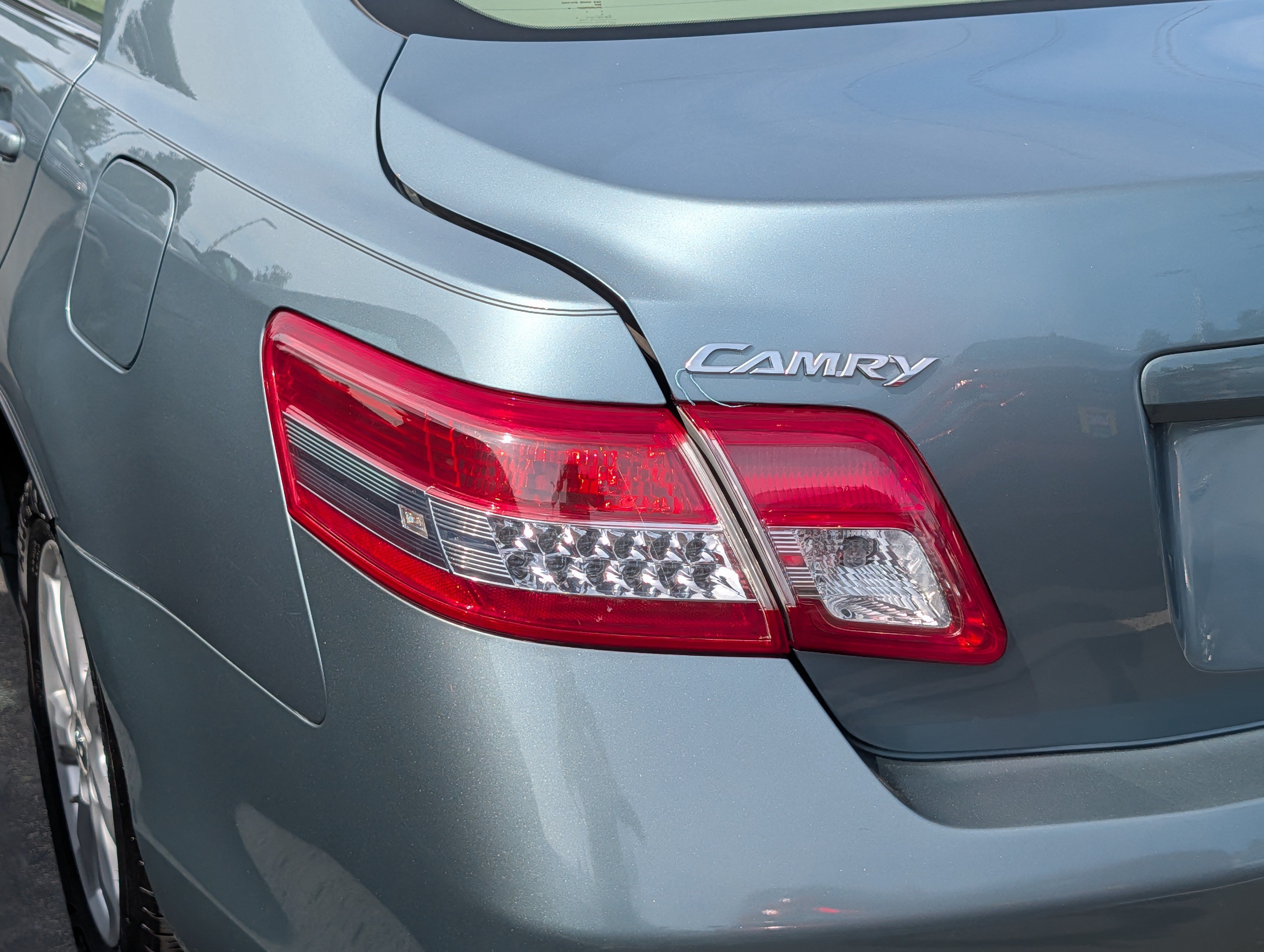 Used 2011 Toyota Camry LE w/ LE Extra-Value Pkg FWD image 17